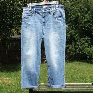 High Waisted, Slim, Cropped Levi Jeans